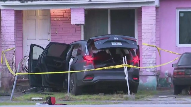 cbsmiami-car-vs-house-1.jpg 