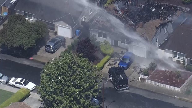 santa-clara-house-fire-050826.jpg 