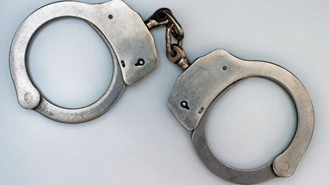 handcuff-getty-slider.jpg 