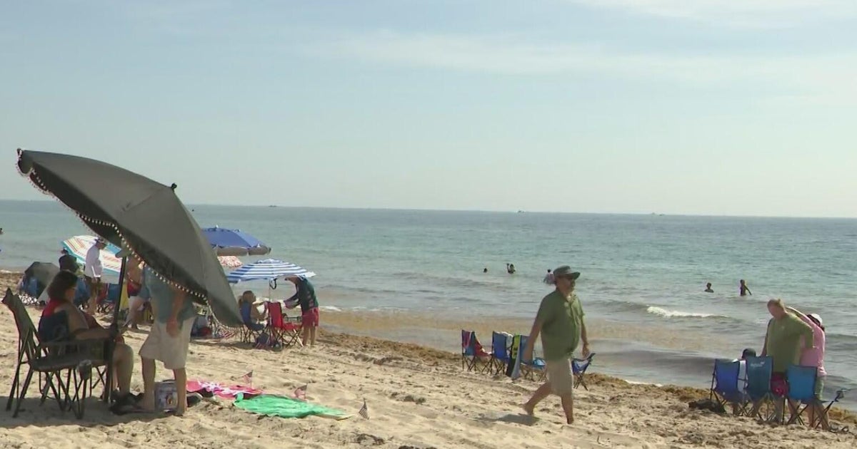Fort Lauderdale Air Dot Show crowds continue despite heat risks