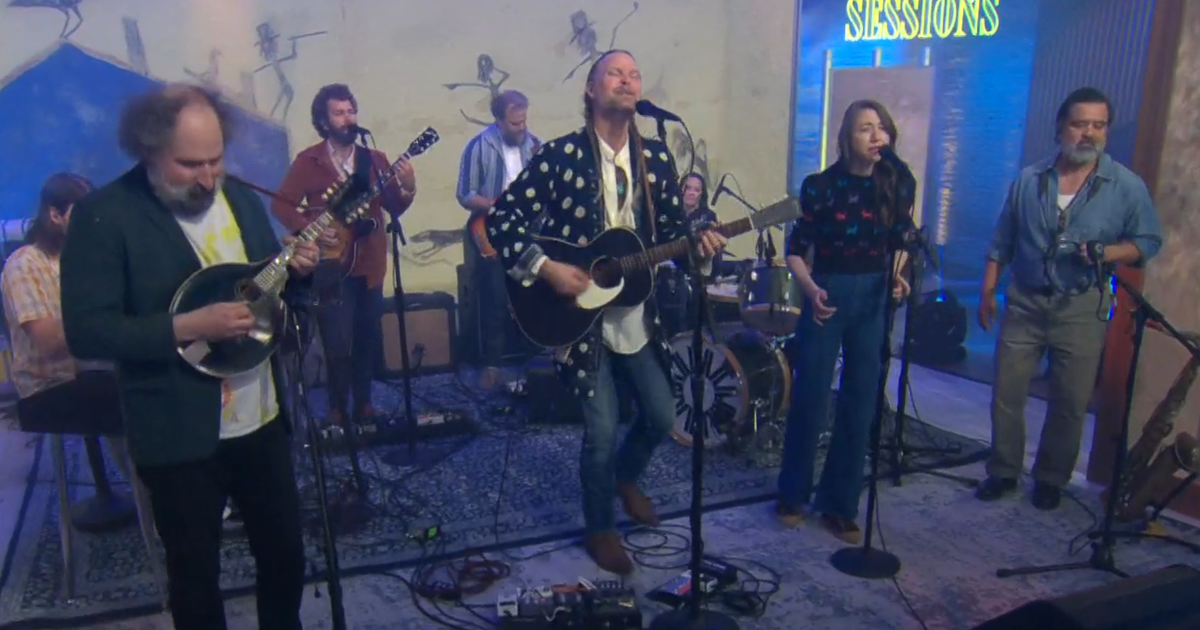 Saturday Sessions: Hiss Golden Messenger performs "Last Orders"