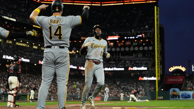 Pirates Giants Baseball 