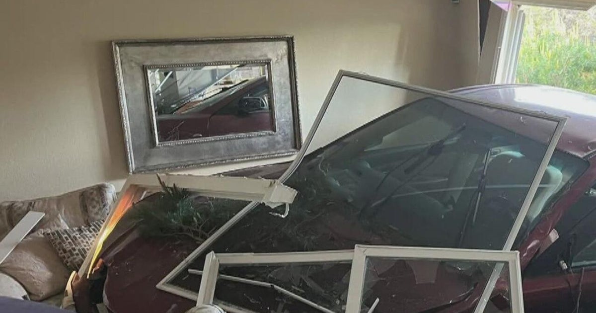 Delivery driver cited after crashing into Highlands Ranch living room ...