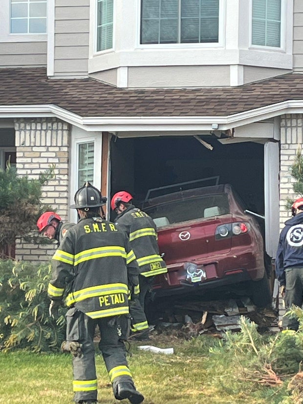 delivery-driver-into-home-2-dougco-so-on-fb.jpg 