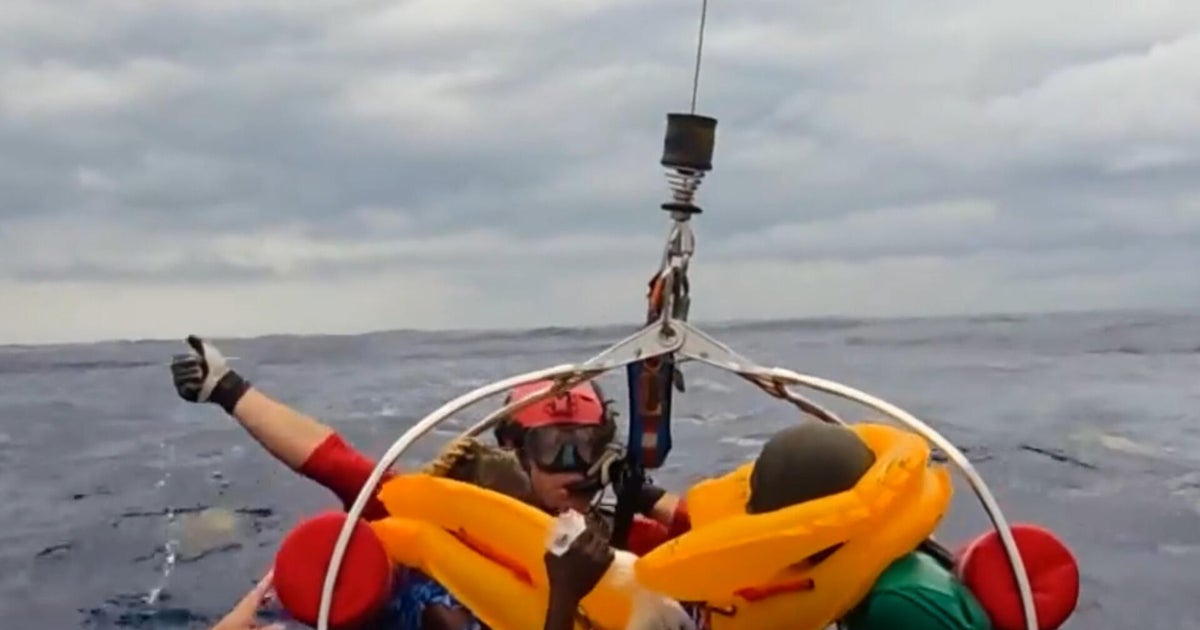 Pilot describes landing small plane in Atlantic Ocean: "My first thought was, 'We didn't die'"