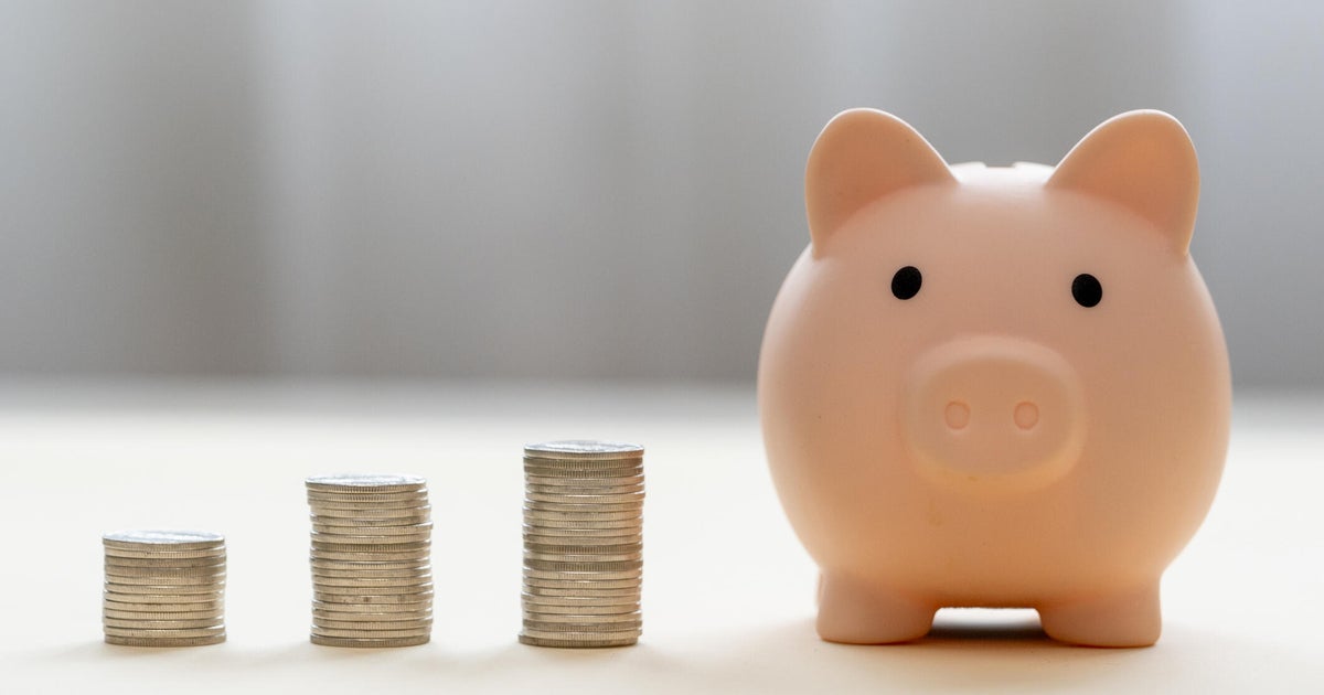 $25,000 short-term CD vs. $25,000 high-yield savings account: Which will earn more this year?