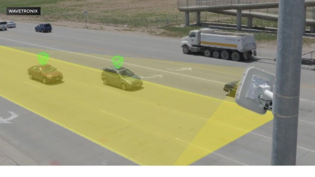 jt-10p-pkg-florin-yellow-light-traffic-safety.jpg 