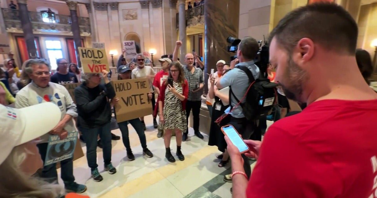 Minnesota DFL lawmakers stage 'sit in', after motion to bring gun control bill for a vote fails