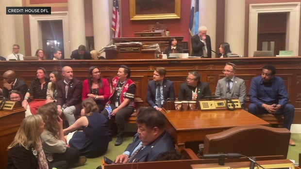 530a-vo-dfl-house-sit-in-wccoagja.jpg 