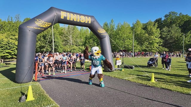 Gaudreau 5K draws thousands to South Jersey honor late brothers 