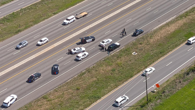 dpd-suspect-caught-in-texas-2-aerial-of-traffic-stop-from-fbi-san-antonio-tweet.png 