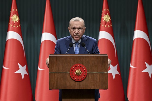 Gunman kills 6, wounds 8 in latest shooting rampage in Turkey