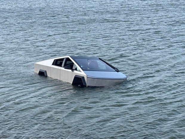 lake-cybertruck.jpg