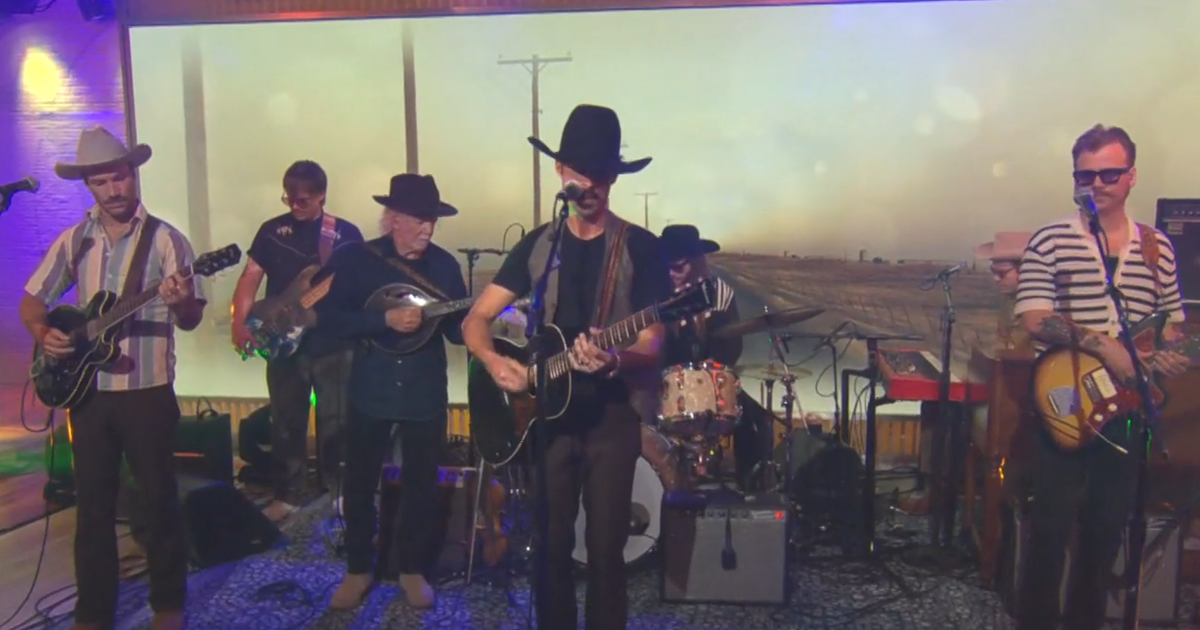 Saturday Sessions: Ryan Bingham and The Texas Gentlemen perform "Relevance"