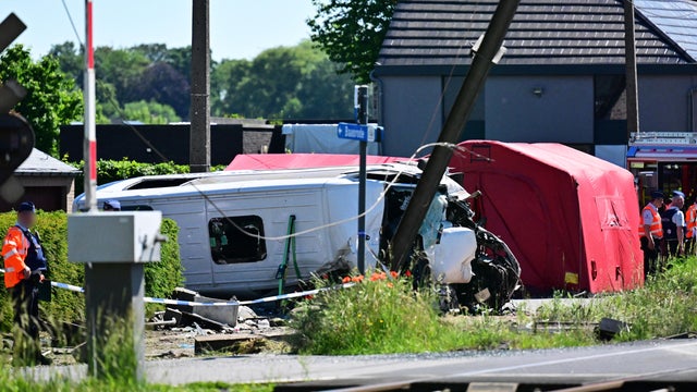 BUGGENHOUT ACCIDENT TRAIN BUS 