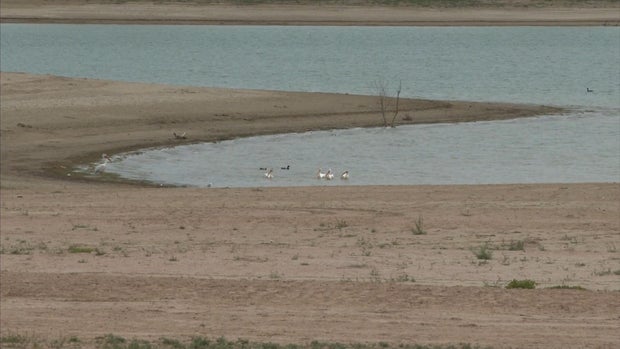 lake3.jpg 