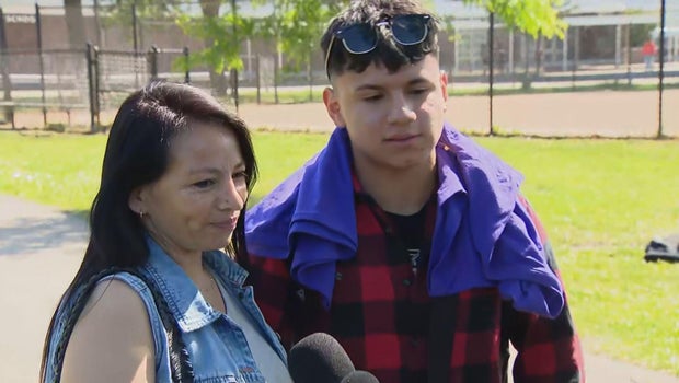 Chicago Public Schools student detained by ICE for 2 months reunites with his high school soccer team