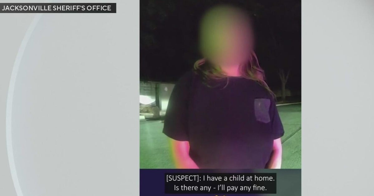 Jacksonville mom accused of speeding with child in back seat - CBS Miami