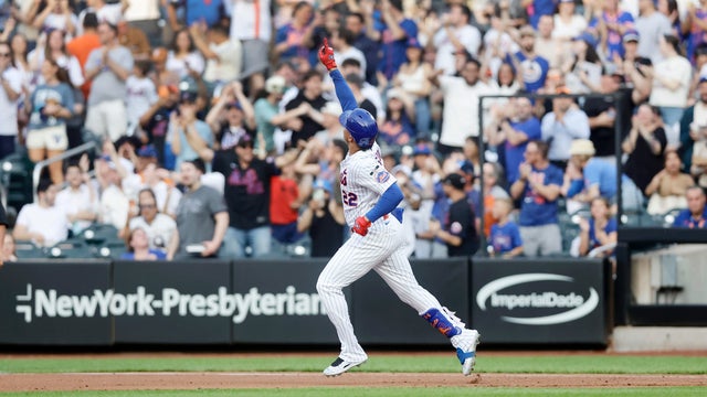 Juan Soto #22 of the New York Mets runs the bases after his first inning home run against the Cincinnati Reds at Citi Field on May 27, 2026 in New York City. 