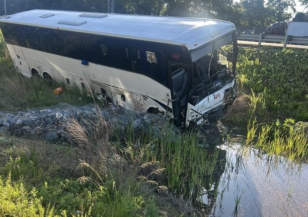 bus1.jpg