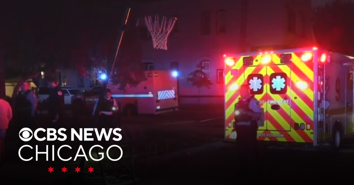 12-year-old boy shot in South Chicago - CBS Chicago