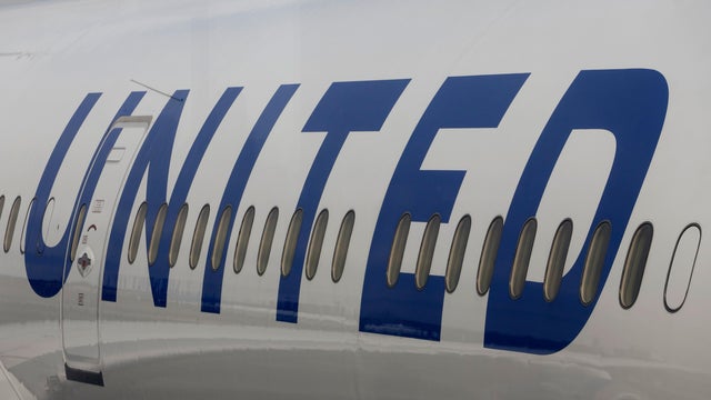 Airplanes at Newark Liberty International Airport 