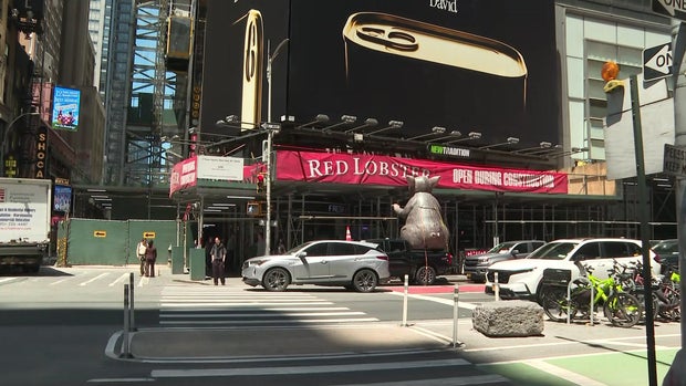 Times Square Red Lobster exterior