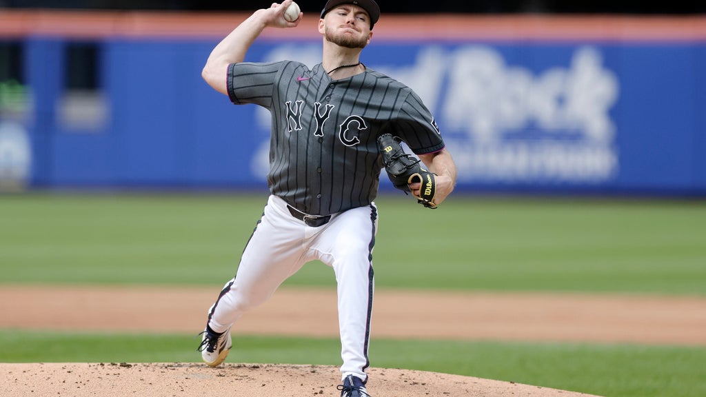 Scott earns his first win, Senger hits first homer as Mets beat Marlins 6-1