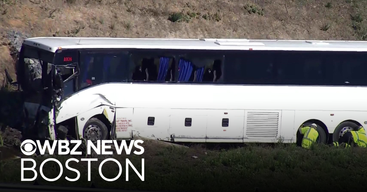5 people from Massachusetts killed in Virginia highway bus crash - CBS ...