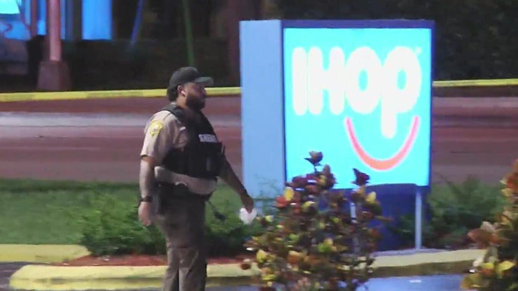 Shooting at Cutler Bay IHOP leaves 2 critically injured, suspect on the run, MDSO says
