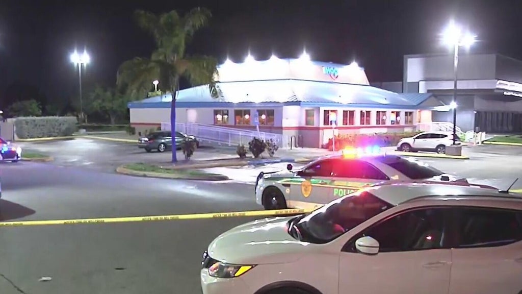 Miami-Dade Sheriff’s Office searching for person who shot 2 people at Cutler Bay IHOP