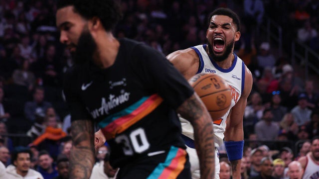 knicks-spurs-kat.jpg 