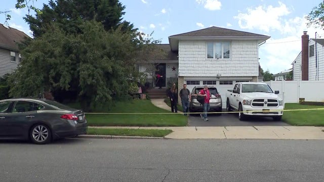 massapequa-stabbing-11p-wcbshzuv-hi-res-still.jpg 