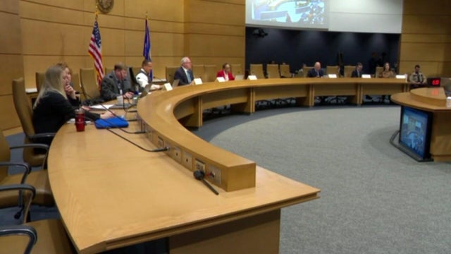 10p-pkg-vang-pardoned-wccoakoa-1.jpg 