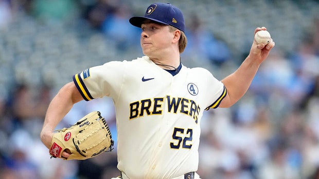 giants-brewers-2279530015.jpg
