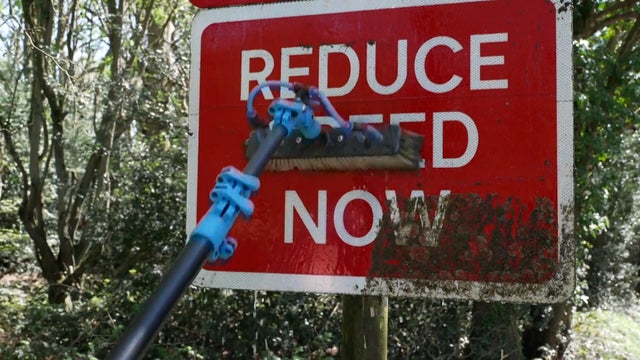 sign.jpg 