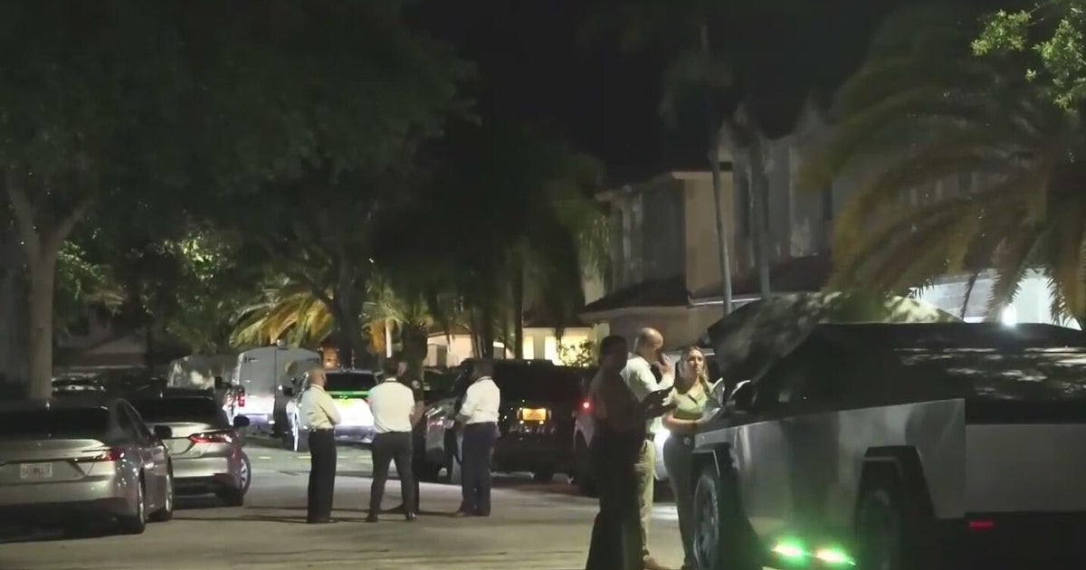 Four people, including minors, found dead in Doral home, police say ...