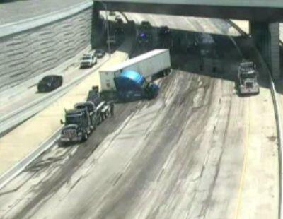 jackknifed.jpg 