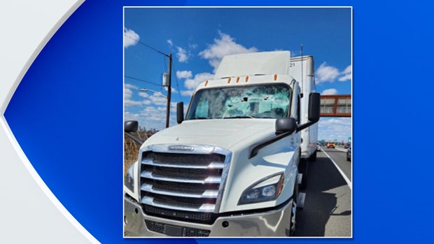 airplane-truck-damage.jpg 