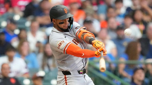 giants-brewers-2279695936.jpg 