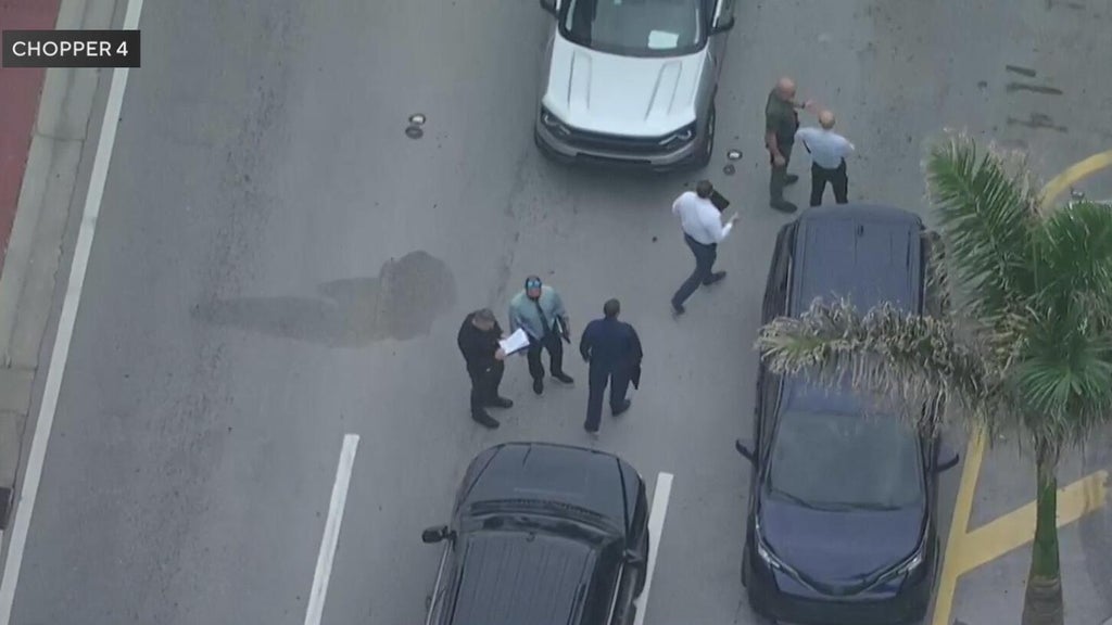 Miami Beach police investigating Collins Avenue shooting that left man in critical condition