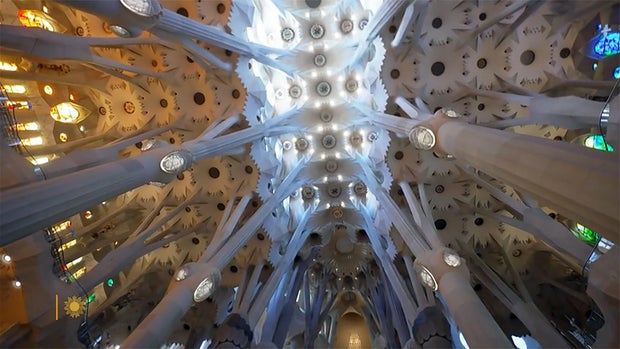 sagrada-familia-columns-trees.jpg 