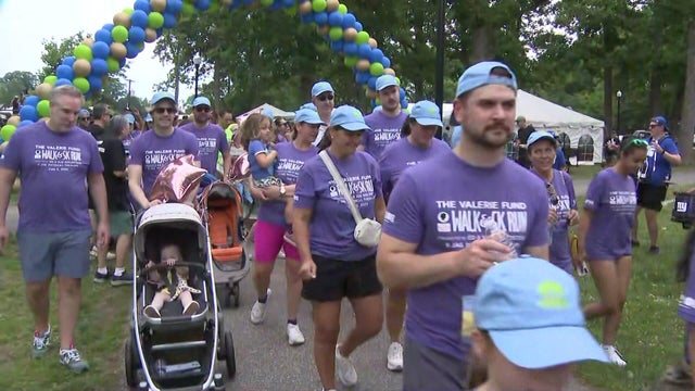 Participants in Valerie Fund walk and 5K run 