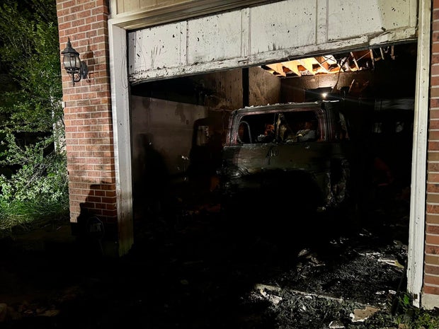 vivian-street-fatal-fire-2-west-metro-fire-rescue-on-fb.jpg 