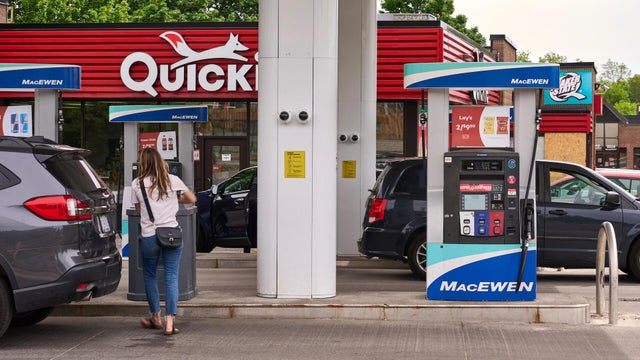 Shoppers In Ottawa Ahead Of CPI Figures 