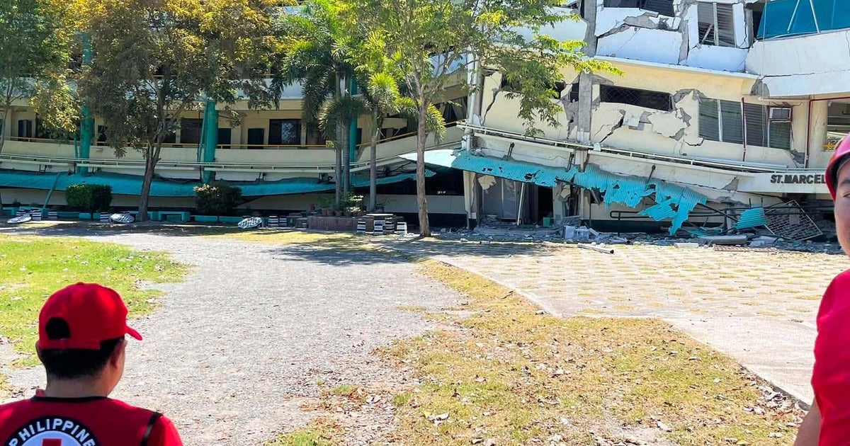 Major earthquake in Philippines kills at least 12, spawns yard-high tsunami