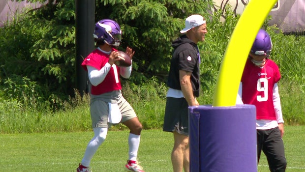 Competing Vikings quarterbacks Kyler Murray, J.J. McCarthy splitting reps at minicamp