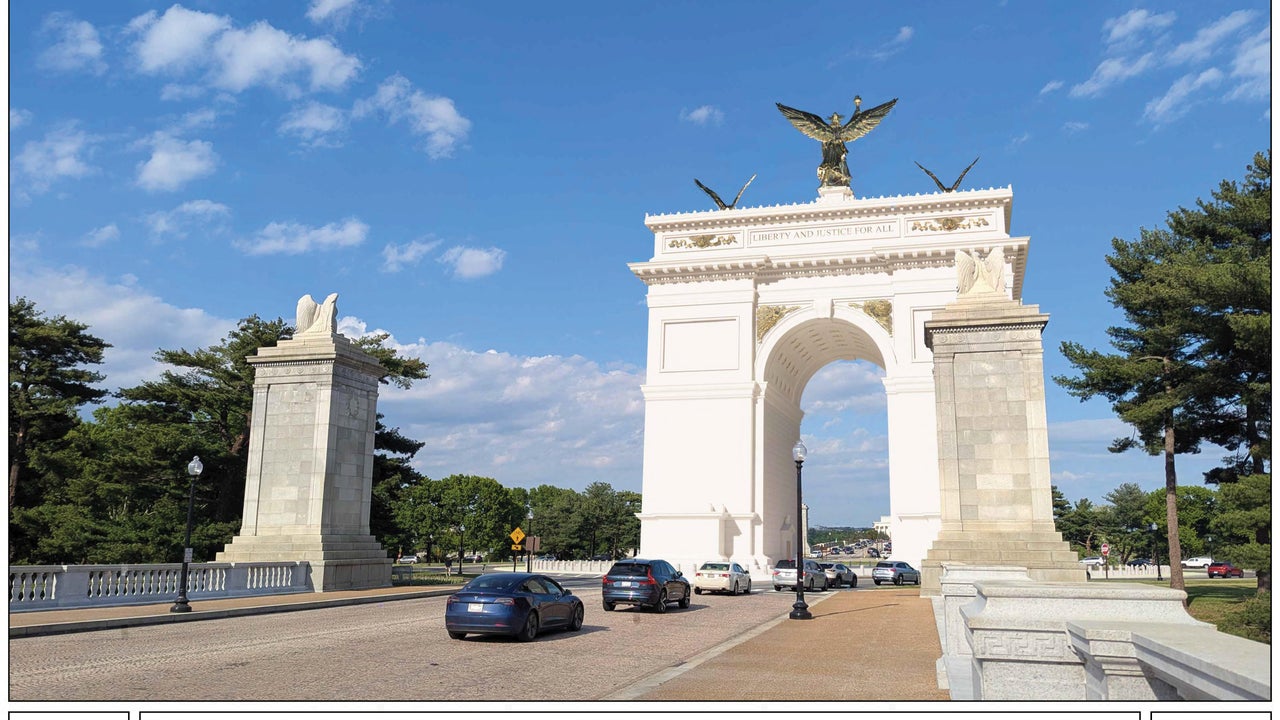 Trump's proposed arch needs structural revisions to earn final approval, planning commission says