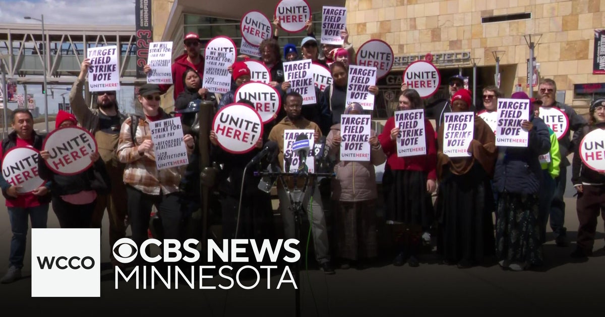 Target Field concessions workers set for Twins-Dodgers strike