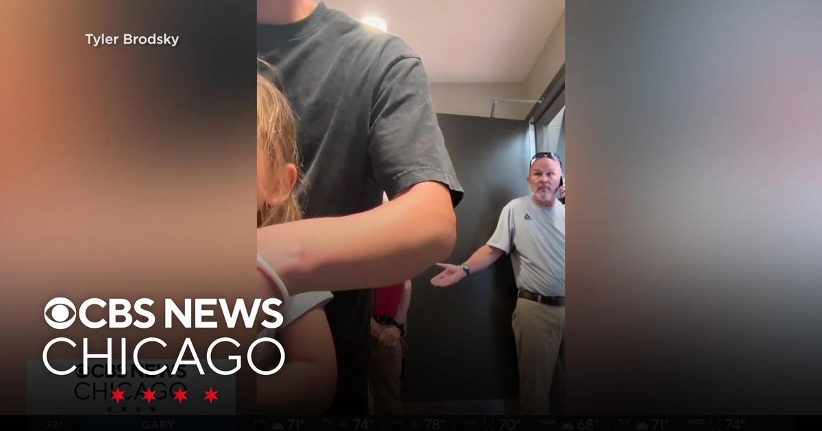 Dad takes daughters into women's restroom at Alabama QuikTrip, video of confrontation goes viral